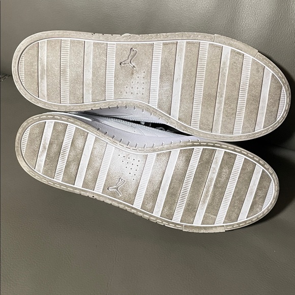 PUMA Women's Classic White Sneakers - Picture 8 of 8